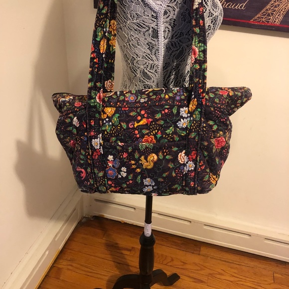 Vera Bradley Handbags - Vera Bradley Shoulder Bag
